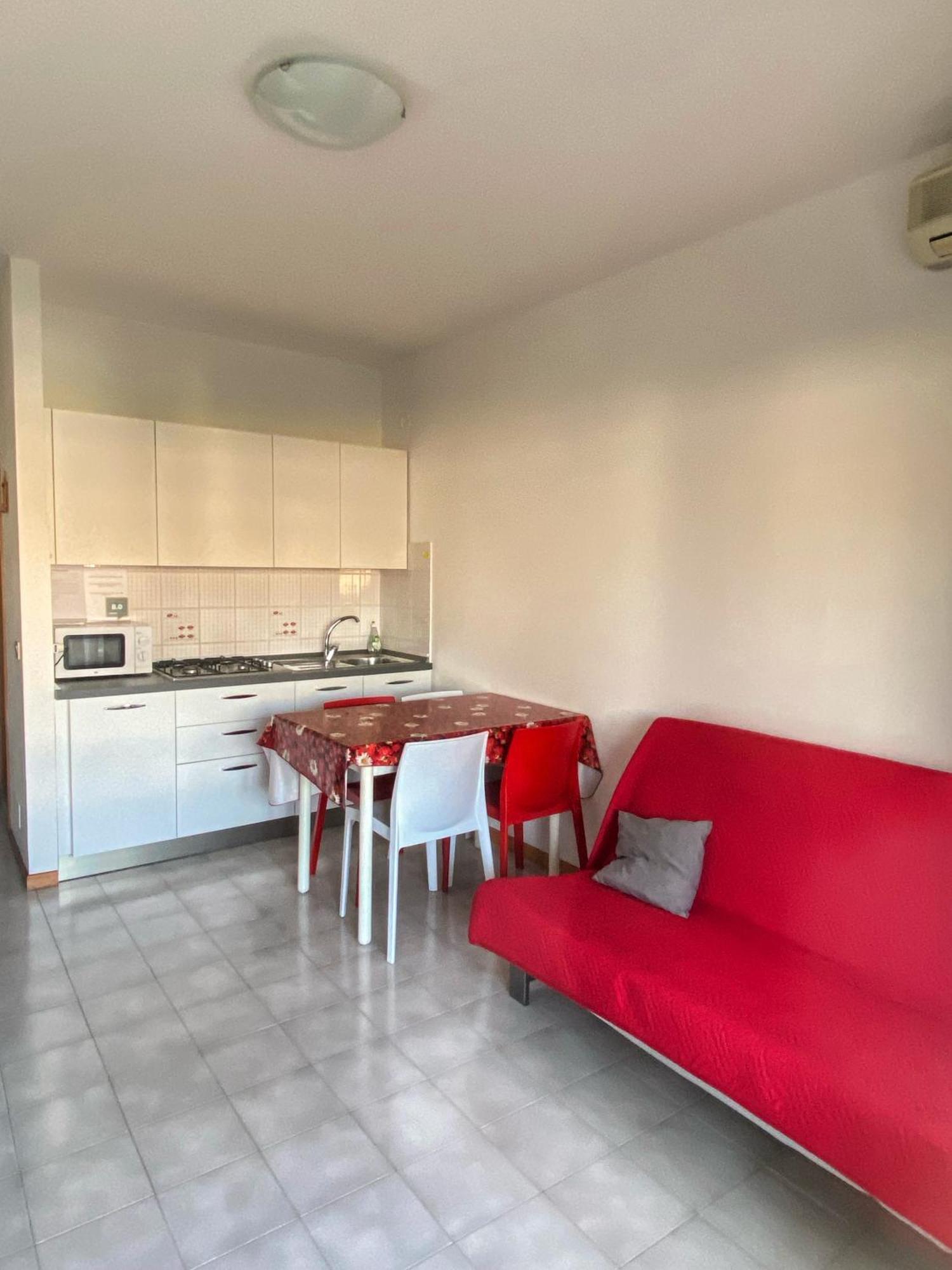 Grazioso Appartamento N 76 A 100Mt Dal Mare Bibione Exteriör bild