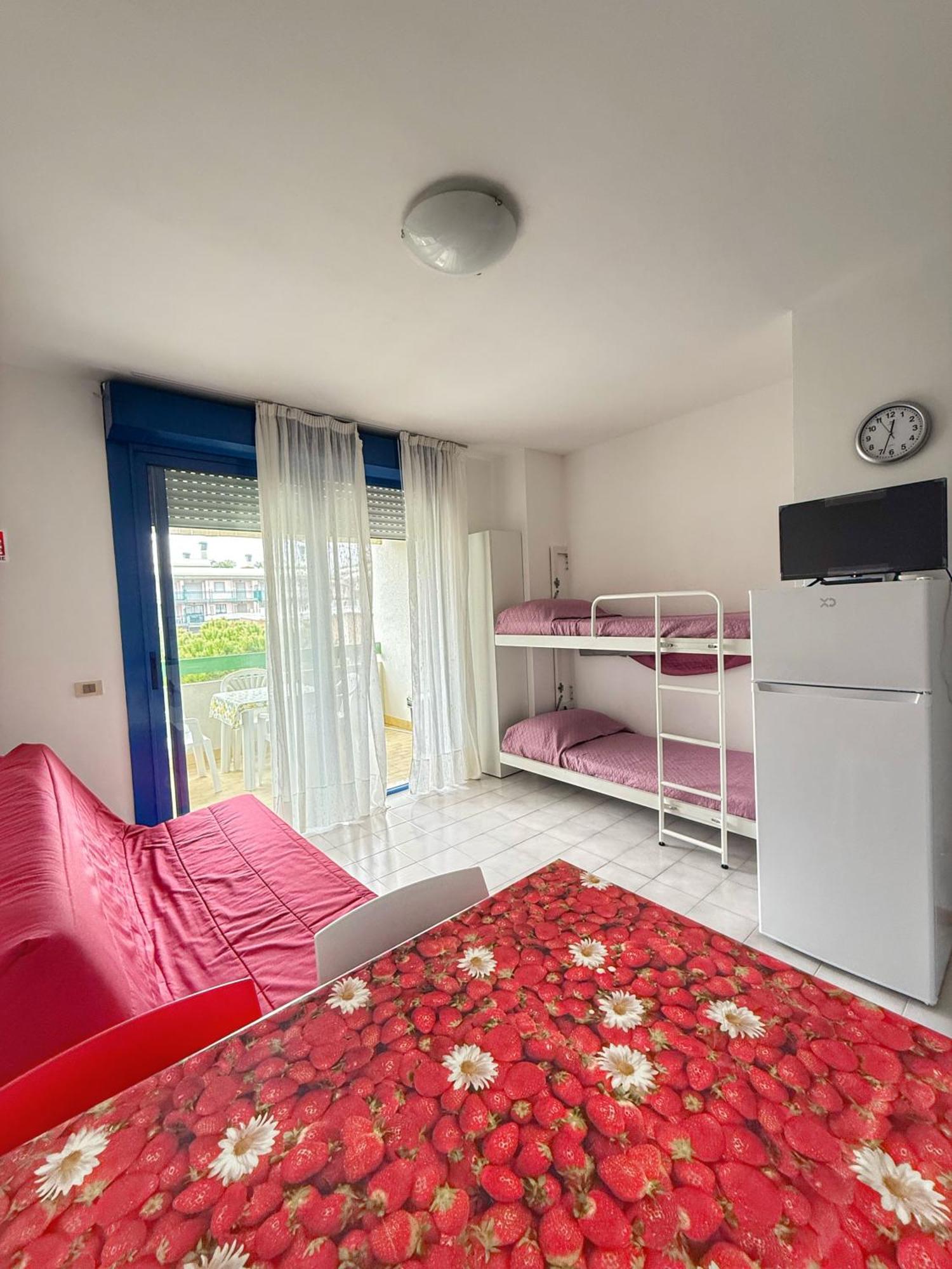 Grazioso Appartamento N 76 A 100Mt Dal Mare Bibione Exteriör bild